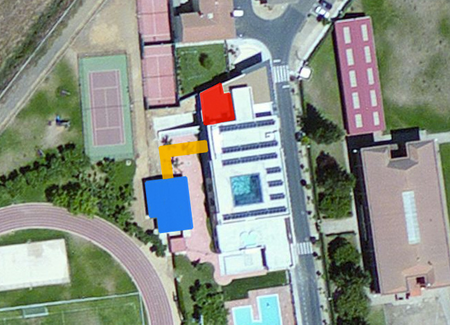 En rojo la zona donde se ampliará el gimnasio, en azul la zona de masajes y en amarillo el pasillo de conexión